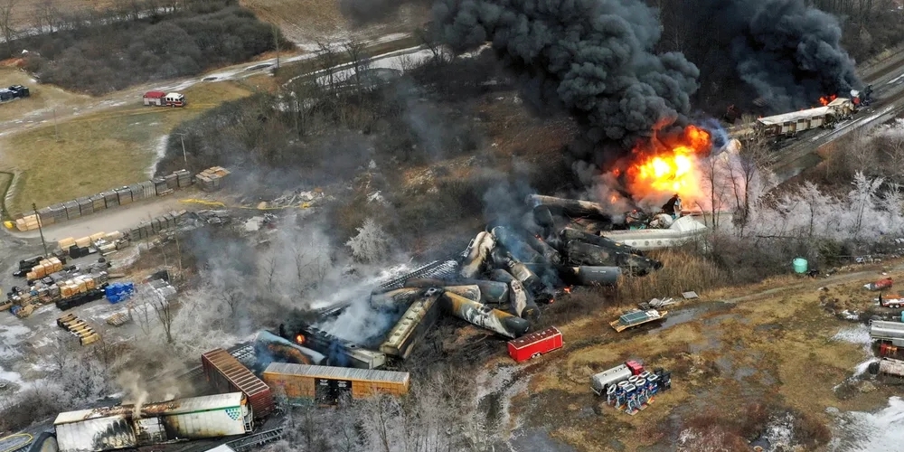 Norfolk Southern freight train 32N derailed and burned at East Palestine, Ohio