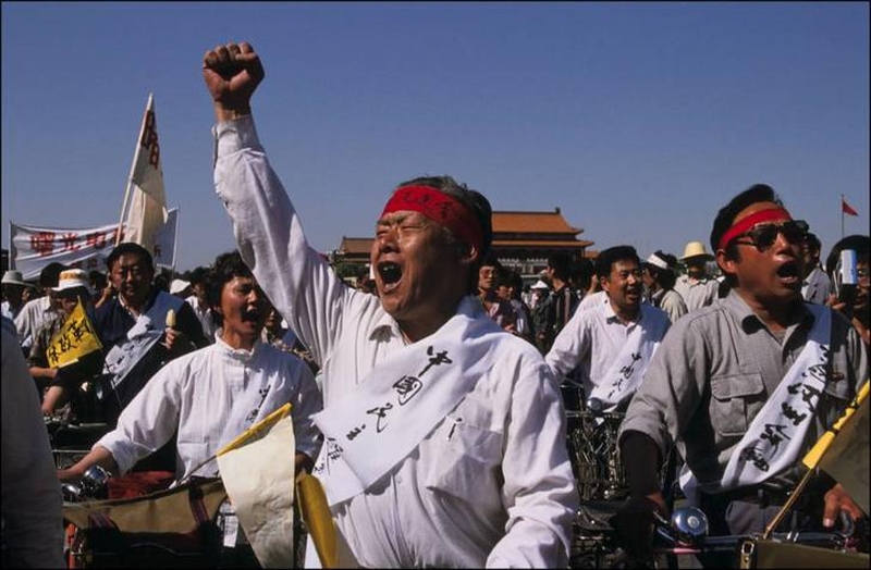 Tiananmen Square protests 19890524 - worker groups joined students for reforms